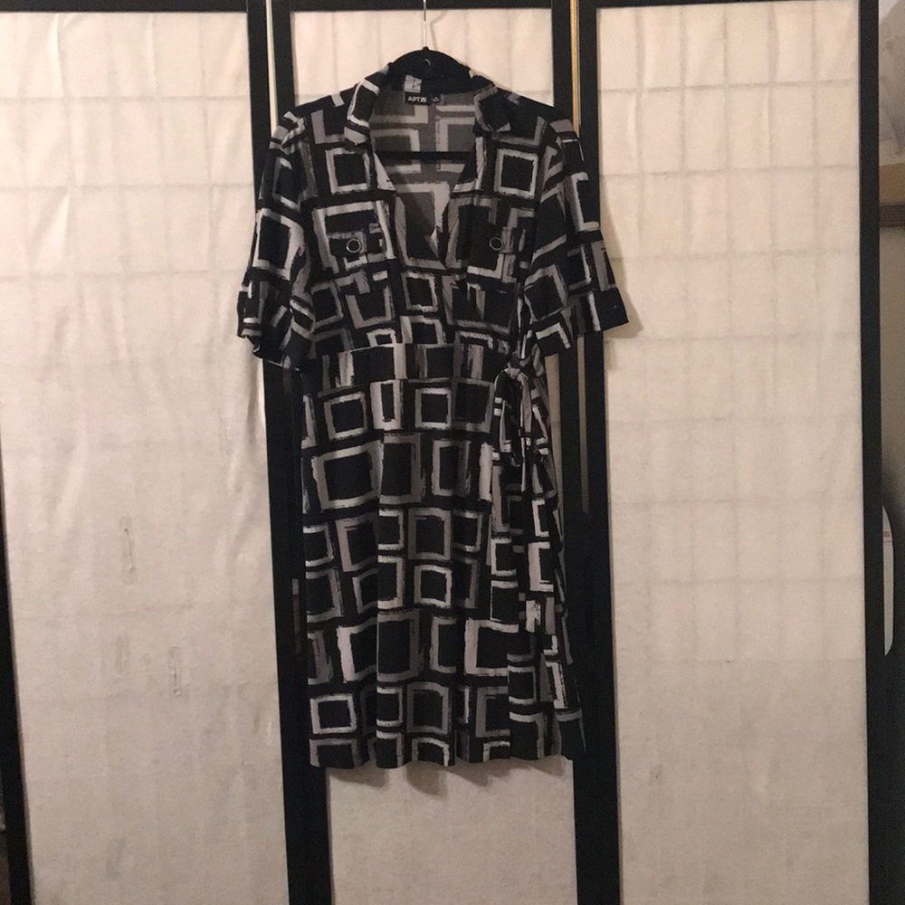 Apt 9 black and gray short sleeve dress